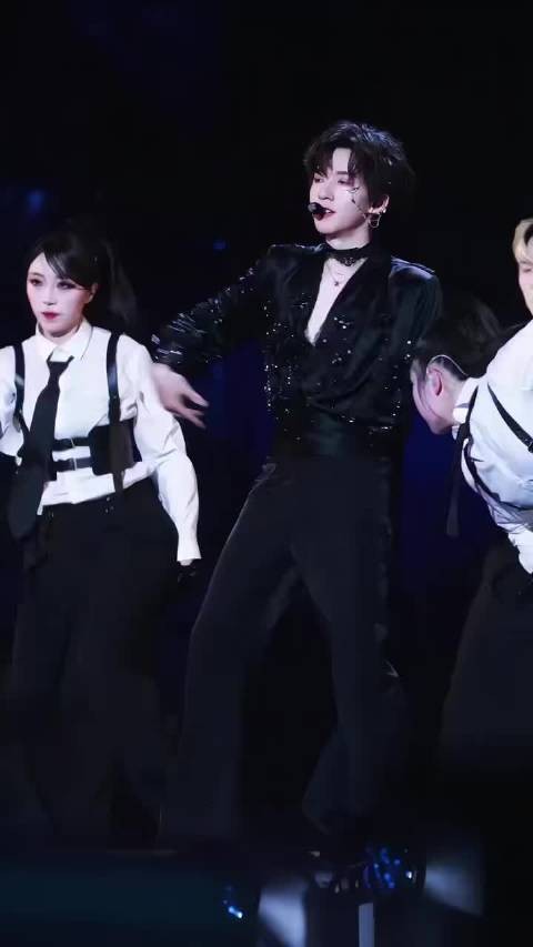 网传贺峻霖将主持宋亚轩音综,粉丝热议两人同台