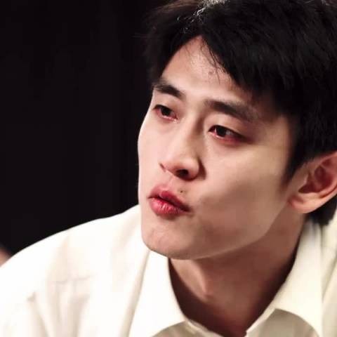 王天辰居家片段展温柔清爽气质