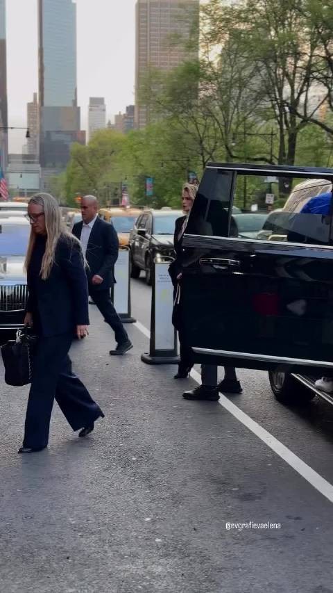 来感受一下塞隆女皇的气场！