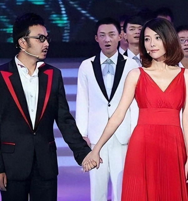 婚变传闻真相明了6个月后，杨乐乐近况曝光，突然读懂了汪涵