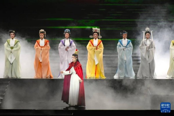 陈丽君在《人民日报》发文