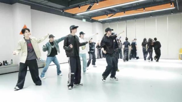 时代少年团排练室日常曝光，广州<a target=