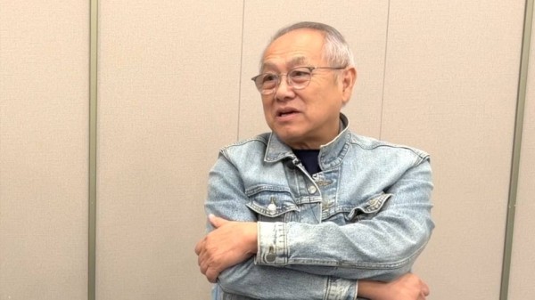 77岁资深艺人罕露面：曾被TVB“封杀”，今在加拿大抱孙，一生比电视剧还精彩