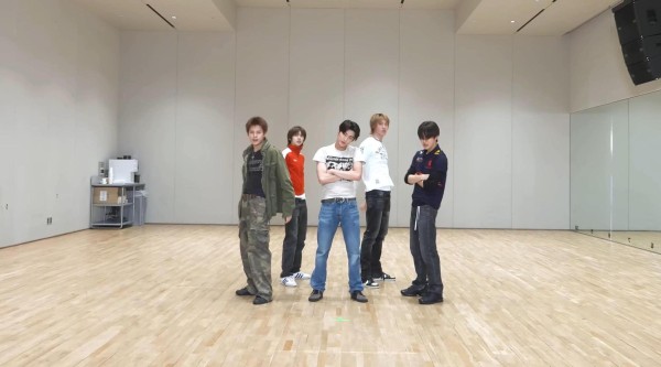 中字《REDRED》镜面练习室，活力无限的少年！期待大家翻跳！#韩舞