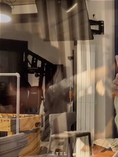 “这个别墅的每一处都是我们共同生活过的痕迹”