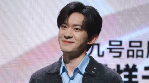 易烊千玺直播畅谈2026年期待，粉丝回应逗笑全场