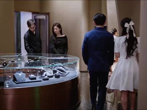 没有人嗑女主和男二嘛 檀先生的温柔、细致、有涵养真的很难让人拒绝