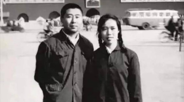 路遥临终前，为何妻子和兄弟都拒绝探望？女儿为何要掀开棺材板？