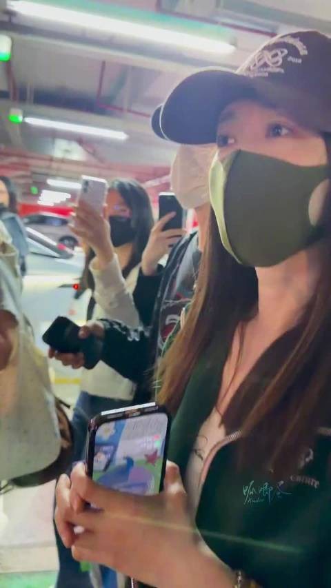 在不再依赖姐姐算长大吗这个系列里，李小冉带来了一个满分回答