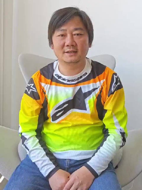 张雪呼吁不要拉踩其他品牌