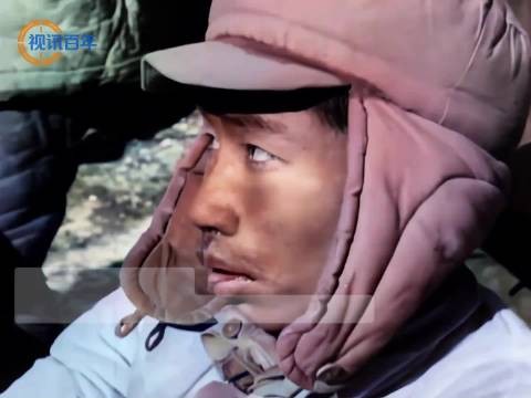 1950年长津湖战役中，志愿军战士被俘后震撼一幕的真实影像