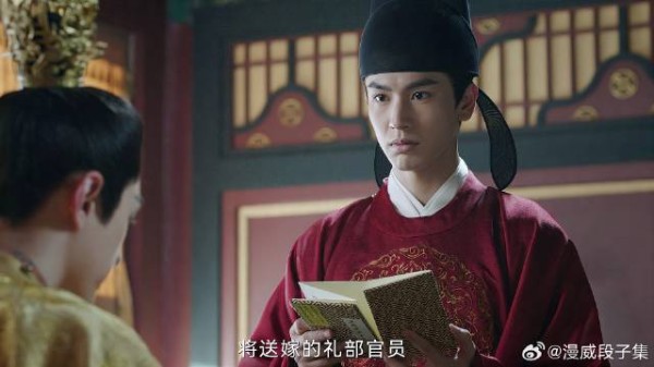 大月即将来犯，谢危立马请旨让侯爷归来，皇帝却犹豫了