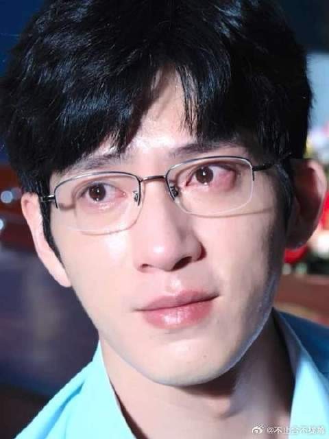 啊啊啊都去看这个钢铁森林！破碎小狗真爱了，这段如同费可吃牛排