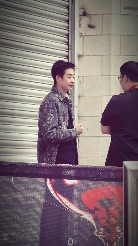 吴宜泽的造型look 私服蛮好，头小又高，太上相了