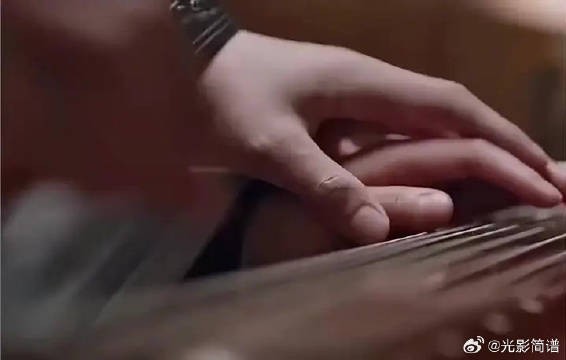 这样的暧昧升级了，眼神的拉扯，还是都督懂我