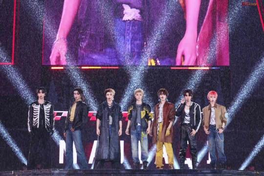 时代少年团粉丝俱乐部辟谣：网传明年单飞信息不实