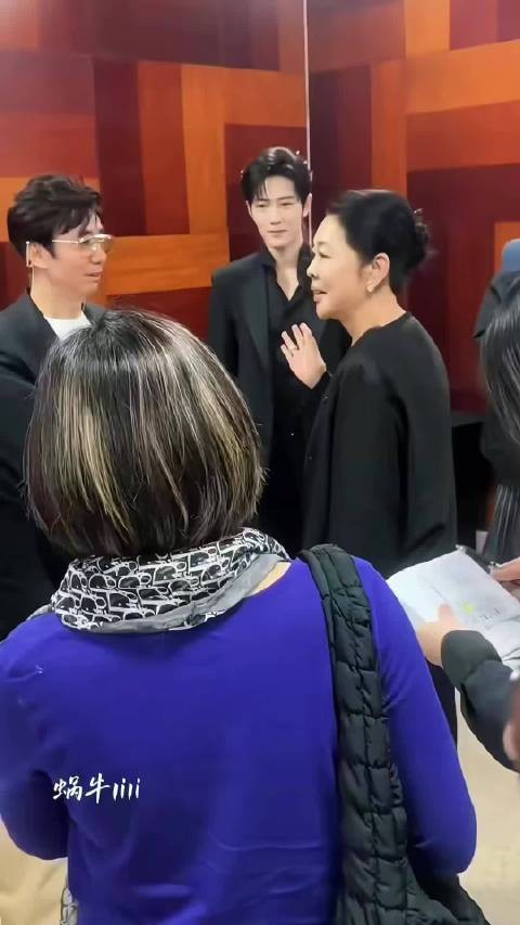 看得出来倪萍老师真的很欣赏肖战