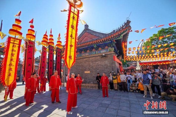 天津皇会踩街巡游 两岸信众共迎妈祖诞辰