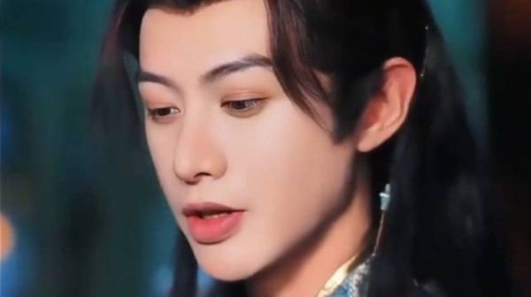 腹黑帝王&病娇太子，我拿你当儿子你却想独占我‖何健麒 娇色误撩