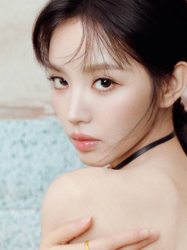 田曦薇绝美回眸。