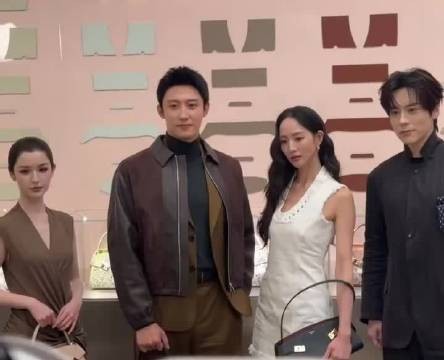 黄景瑜、魏哲鸣、张钧甯、哈尼克孜同框，男帅女美好养眼！