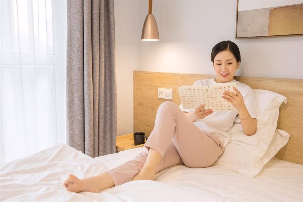 已婚女人这样默许你越界，不是无意，是对你动了真情（需警惕）