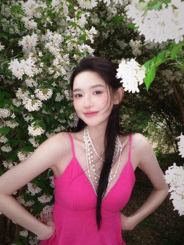 王玉雯笑容温柔。