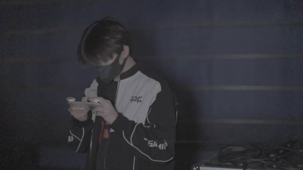 总决赛 后台依然努力练枪的@北京JDG-Paraboy 不管考的怎样全家都很爱你