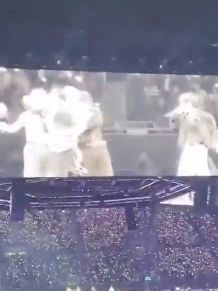 柾国：对着空气来一拳