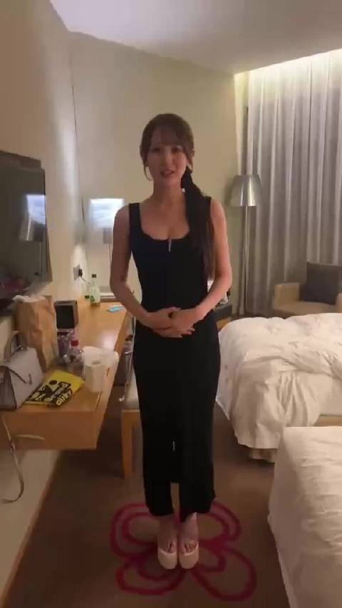 这人看着很眼熟呢