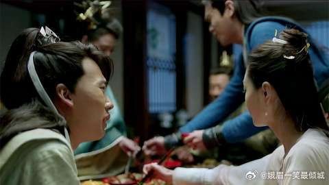 一会功夫，母亲和范闲就变得如此亲密，范思辙直接傻眼了