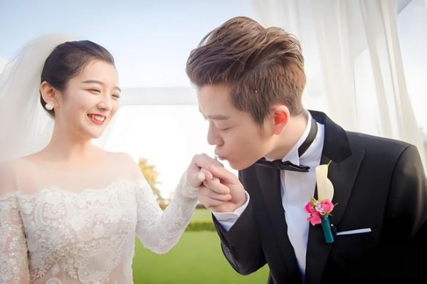 36岁王栎鑫近况曝光！曾娶吴雅婷生下一对儿女，还是单身让人唏嘘