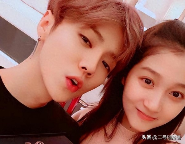 分手传闻1年后，鹿晗手写新婚祝福双向奔赴，与关晓彤无关