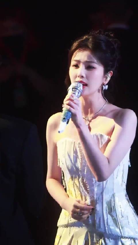 我还挺期待白鹿姐作为演员唱歌真实现场啥样