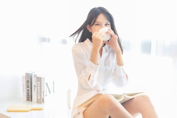 一个女人如果敢指使已婚男人做这三件事，心思已经很明显了