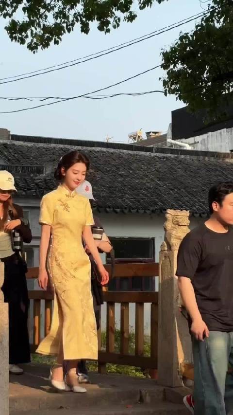 今天又被章若楠 美了一大跳!