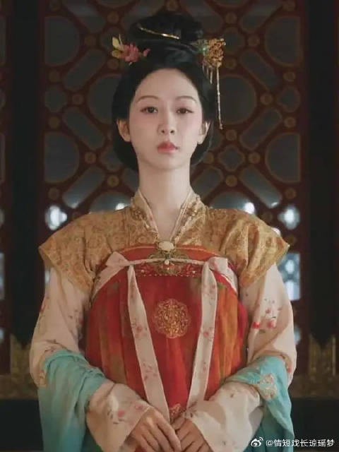 何惟芳是有同理心有大爱的人，尽全力复仇，也尽力帮助所有女性