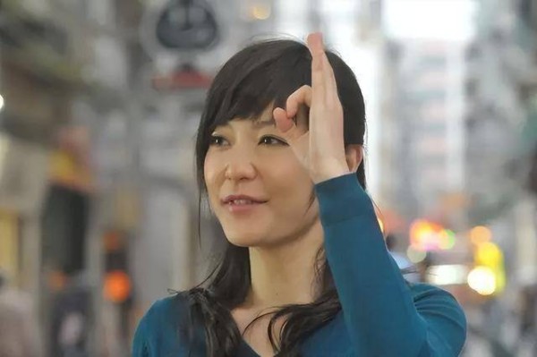 48岁TVB视后停工抗癌学绘画慰藉心灵，慢下来过休养日子