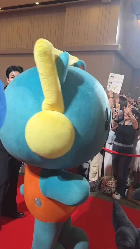 已生成防御机制不会被耳机打到了 .