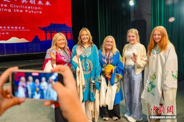 英国师生邂逅秦腔古韵 以戏为媒促交流