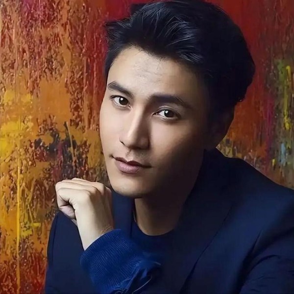 50岁陈坤近况曝光！未婚生子后一直单身，如今24岁儿子成他的骄傲