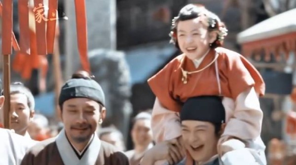 李祯，就这样被父亲托举着长大