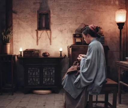 杨紫《家业》央8开播收视1.5%，网播热度成关键