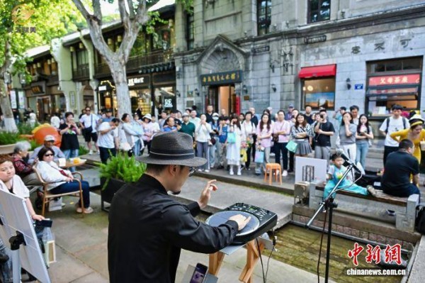 “转角遇见美”成日常 2026年杭州市街头艺术汇演启幕