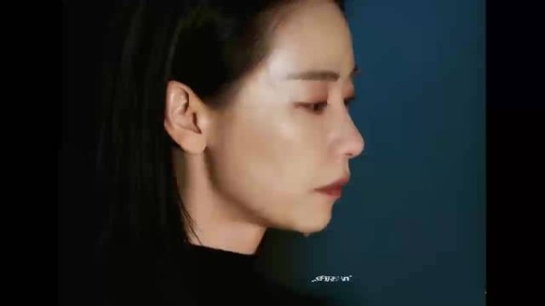 刘雅瑟新剧反差造型惊艳,影后实力展成熟魅力