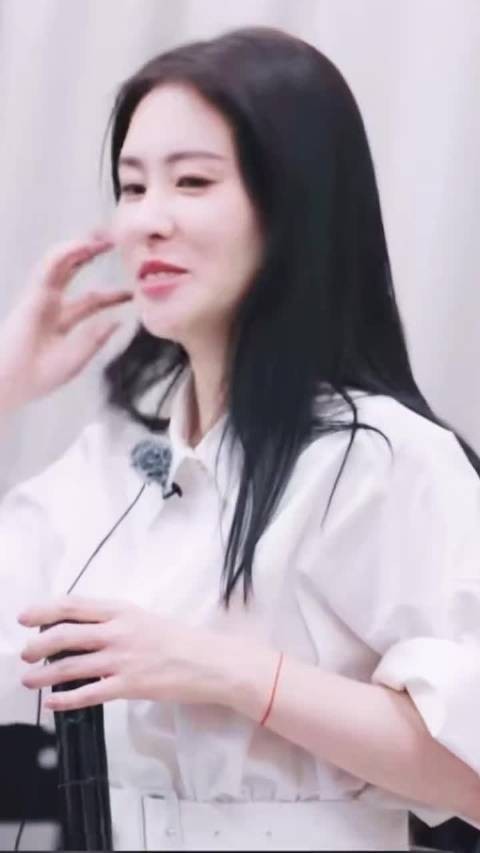 用最轻松的语气说着最心酸话 心疼姐姐