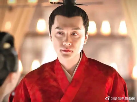 “恨来恨去，只是恨你对我居然真的，没有半点真心”