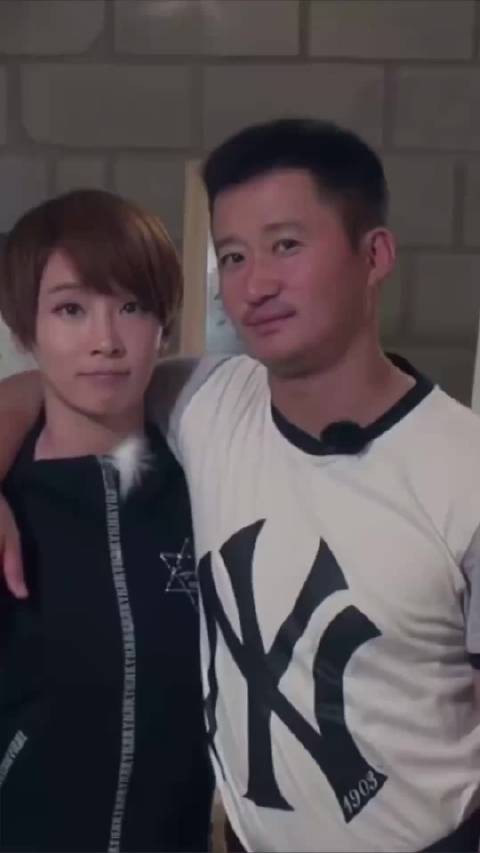 吴京称谢楠为楠哥自曝婚前无恋爱史