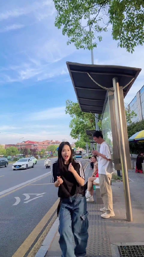 师傅等等我,我还没上车