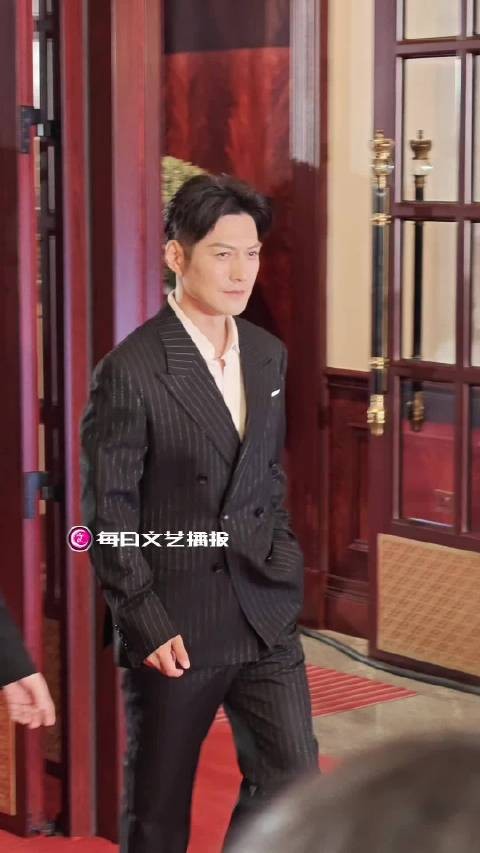 严屹宽47岁亮相亚洲艺术电影节携新作《英雄三元里》